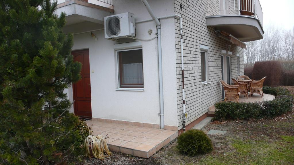 Appartement Nyarido Apartman à Alsóörs Extérieur photo