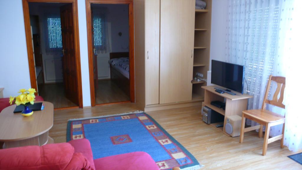 Appartement Nyarido Apartman à Alsóörs Extérieur photo